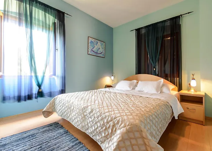 Апартаменты Donna Трогир